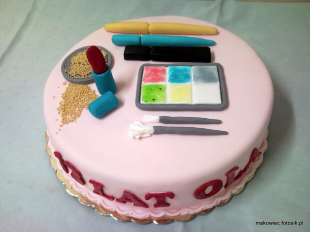 Torci na urodziny OLI Kosmetyki #malowidła #tort #kosmetyki #urodziny