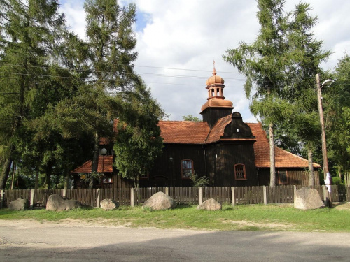 Błażejewo - kościół p.w. św. Jakuba - drewniany z 1675 roku ; w stylu barokowym ; ufundowany przez ks. Stanisława Grudowicza , założyciela oratorium św. Filipa Neri na Świętej Górze .