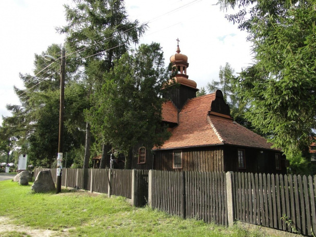 Błażejewo - kościół p.w. św. Jakuba - drewniany z 1675 roku ; w stylu barokowym ; ufundowany przez ks. Stanisława Grudowicza , założyciela oratorium św. Filipa Neri na Świętej Górze .
