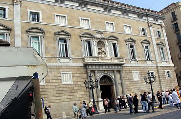 BARCELONA-HISZPANIA-Placa de Sant Jaume-Palau de la Generalitat #BARCELONA #MIASTA #PLACE