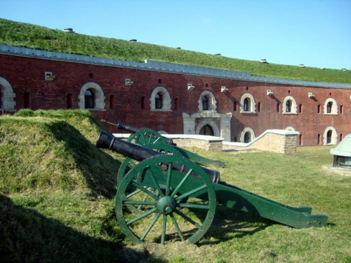 Zamość- Nadszaniiec bastionu VII z polem Bastionu VII.