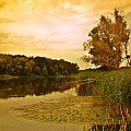 nad rzeką