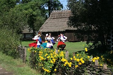 sesja fotograficzna ZTL SANOK w sanockim skansenie - sierpień2010 #sesja #skansen #ZTL #SANOK #Zespół #Tańca #Ludowego #sierpień #lato #Janusz #Podkul #Nater