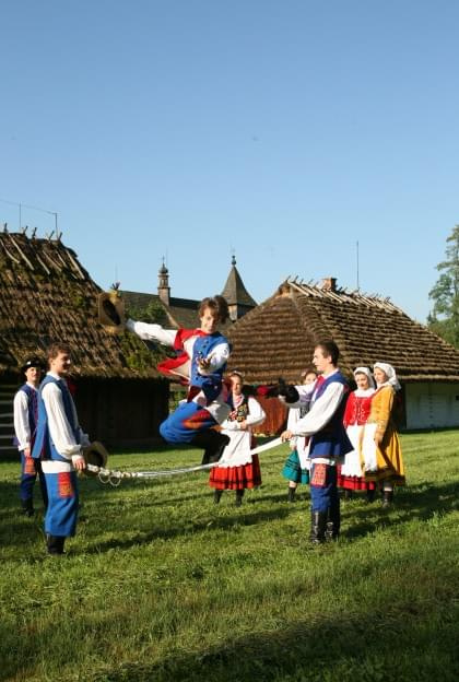 sesja fotograficzna ZTL SANOK w sanockim skansenie - sierpień2010 #sesja #skansen #ZTL #SANOK #Zespół #Tańca #Ludowego #sierpień #lato #Janusz #Podkul #Nater