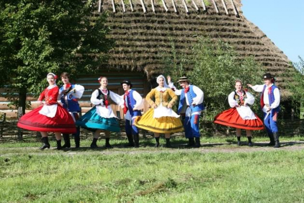 sesja fotograficzna ZTL SANOK w sanockim skansenie - sierpień2010 #sesja #skansen #ZTL #SANOK #Zespół #Tańca #Ludowego #sierpień #lato #Janusz #Podkul #Nater