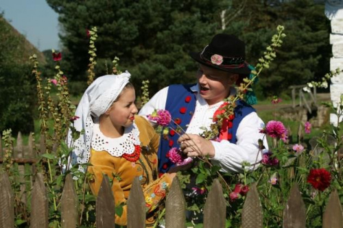 sesja fotograficzna ZTL SANOK w sanockim skansenie - sierpień2010 #sesja #skansen #ZTL #SANOK #Zespół #Tańca #Ludowego #sierpień #lato #Janusz #Podkul #Nater