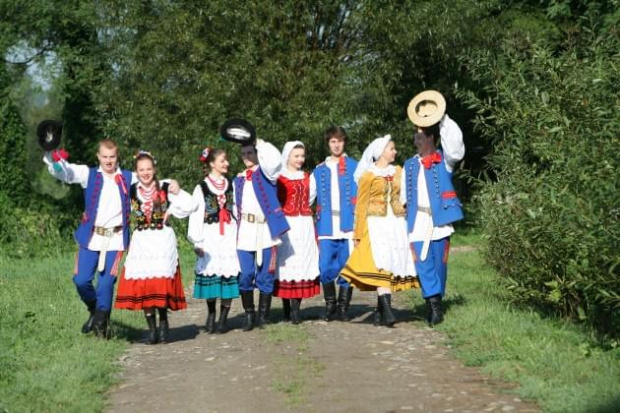 sesja fotograficzna ZTL SANOK w sanockim skansenie - sierpień2010 #sesja #skansen #ZTL #SANOK #Zespół #Tańca #Ludowego #sierpień #lato #Janusz #Podkul #Nater