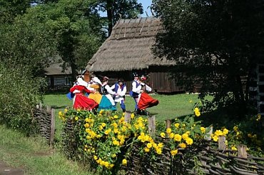 sesja fotograficzna ZTL SANOK w sanockim skansenie - sierpień2010 #sesja #skansen #ZTL #SANOK #Zespół #Tańca #Ludowego #sierpień #lato #Janusz #Podkul #Nater