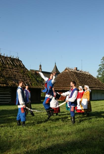 sesja fotograficzna ZTL SANOK w sanockim skansenie - sierpień2010 #sesja #skansen #ZTL #SANOK #Zespół #Tańca #Ludowego #sierpień #lato #Janusz #Podkul #Nater