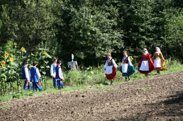 sesja fotograficzna ZTL SANOK w sanockim skansenie - sierpień2010 #sesja #skansen #ZTL #SANOK #Zespół #Tańca #Ludowego #sierpień #lato #Janusz #Podkul #Nater