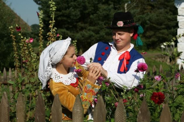 sesja fotograficzna ZTL SANOK w sanockim skansenie - sierpień2010 #sesja #skansen #ZTL #SANOK #Zespół #Tańca #Ludowego #sierpień #lato #Janusz #Podkul #Nater