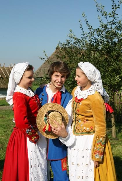 sesja fotograficzna ZTL SANOK w sanockim skansenie - sierpień2010 #sesja #skansen #ZTL #SANOK #Zespół #Tańca #Ludowego #sierpień #lato #Janusz #Podkul #Nater