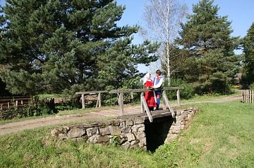 sesja fotograficzna ZTL SANOK w sanockim skansenie - sierpień2010 #sesja #skansen #ZTL #SANOK #Zespół #Tańca #Ludowego #sierpień #lato #Janusz #Podkul #Nater