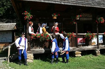 sesja fotograficzna ZTL SANOK w sanockim skansenie - sierpień2010 #sesja #skansen #ZTL #SANOK #Zespół #Tańca #Ludowego #sierpień #lato #Janusz #Podkul #Nater