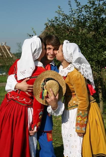 sesja fotograficzna ZTL SANOK w sanockim skansenie - sierpień2010 #sesja #skansen #ZTL #SANOK #Zespół #Tańca #Ludowego #sierpień #lato #Janusz #Podkul #Nater