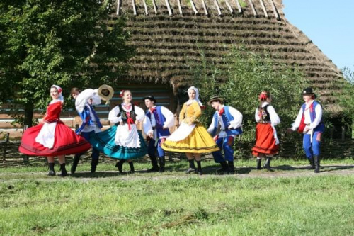 sesja fotograficzna ZTL SANOK w sanockim skansenie - sierpień2010 #sesja #skansen #ZTL #SANOK #Zespół #Tańca #Ludowego #sierpień #lato #Janusz #Podkul #Nater