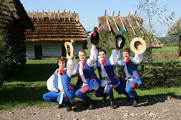sesja fotograficzna ZTL SANOK w sanockim skansenie - sierpień2010 #sesja #skansen #ZTL #SANOK #Zespół #Tańca #Ludowego #sierpień #lato #Janusz #Podkul #Nater