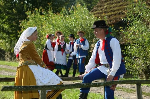 sesja fotograficzna ZTL SANOK w sanockim skansenie - sierpień2010 #sesja #skansen #ZTL #SANOK #Zespół #Tańca #Ludowego #sierpień #lato #Janusz #Podkul #Nater