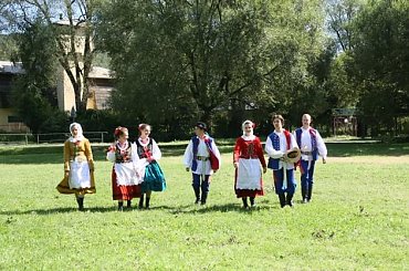 sesja fotograficzna ZTL SANOK w sanockim skansenie - sierpień2010 #sesja #skansen #ZTL #SANOK #Zespół #Tańca #Ludowego #sierpień #lato #Janusz #Podkul #Nater