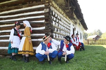 sesja fotograficzna ZTL SANOK w sanockim skansenie - sierpień2010 #sesja #skansen #ZTL #SANOK #Zespół #Tańca #Ludowego #sierpień #lato #Janusz #Podkul #Nater