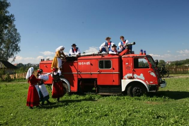 sesja fotograficzna ZTL SANOK w sanockim skansenie - sierpień2010 #sesja #skansen #ZTL #SANOK #Zespół #Tańca #Ludowego #sierpień #lato #Janusz #Podkul #Nater