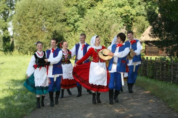 sesja fotograficzna ZTL SANOK w sanockim skansenie - sierpień2010 #sesja #skansen #ZTL #SANOK #Zespół #Tańca #Ludowego #sierpień #lato #Janusz #Podkul #Nater