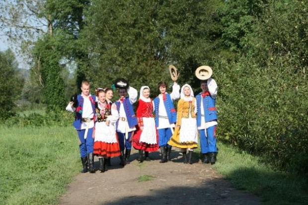 sesja fotograficzna ZTL SANOK w sanockim skansenie - sierpień2010 #sesja #skansen #ZTL #SANOK #Zespół #Tańca #Ludowego #sierpień #lato #Janusz #Podkul #Nater