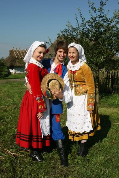 sesja fotograficzna ZTL SANOK w sanockim skansenie - sierpień2010 #sesja #skansen #ZTL #SANOK #Zespół #Tańca #Ludowego #sierpień #lato #Janusz #Podkul #Nater