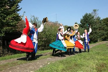 sesja fotograficzna ZTL SANOK w sanockim skansenie - sierpień2010 #sesja #skansen #ZTL #SANOK #Zespół #Tańca #Ludowego #sierpień #lato #Janusz #Podkul #Nater