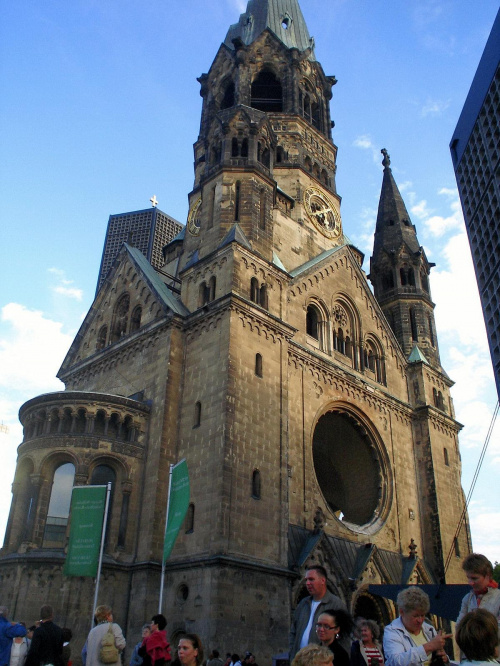 BERLIN-Kościół Pamięci Cesarza Wilhelma zwany w popularnie Kościołem Pamiątkowym #BERLIN #MIASTA #KOŚCIOŁY