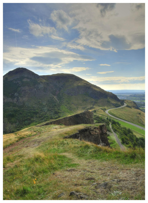 Arthur's Seat z Salisbury Craigs. Edynburg