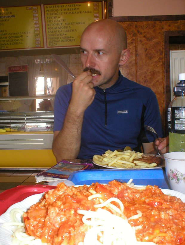 Turek-w końcu jedzonko :-)Spaghetti Flasha na pierwszym planie.
