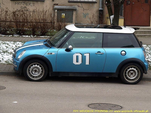 Oryginalnie pomalowany Mini Morris w Suwałkach #MiniMorris #Suwałki #SamochódOsobowy