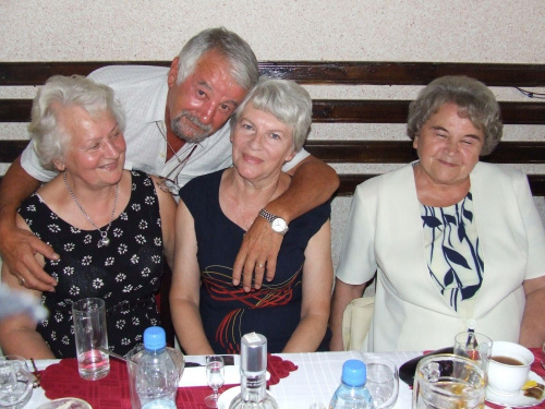 Spotkanie Włodzimierza Gęcy z przyjaciółmi z LO w staszowskim ratuszu.
