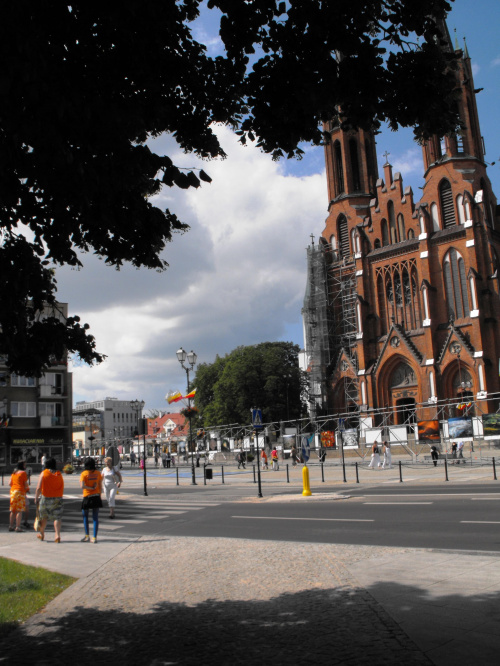 Szlakiem białostockich fontann, AKTYWNI Z NATURY - Wakacje na ekotrasie, Centrum Edukacji Obywatewlskiej - wolontariusze ze Stowarzyszenia www.jedenswiat.ngobs.pl