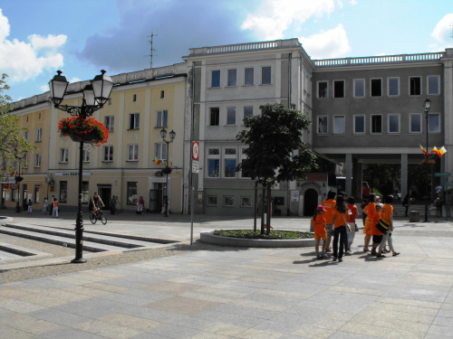 Szlakiem białostockich fontann, AKTYWNI Z NATURY - Wakacje na ekotrasie, Centrum Edukacji Obywatewlskiej - wolontariusze ze Stowarzyszenia www.jedenswiat.ngobs.pl