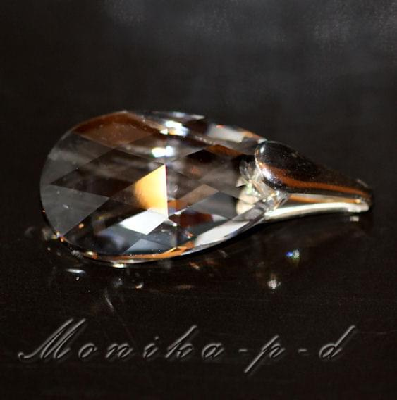 822W. Swarovski migdał crystal - wisiorek 2,8cm