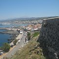 zabytki Rethimnon - widok z murów obronnych na miasto i zatokę #ZabytkiRethimnonu #Kreta #fontanna #forteca