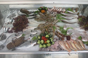 zabytki Rethimnonu - oferty kulinarne nadbrzeżnych restauracji #ZabytkiRethimnonu #restauracje #fontanny #plaże