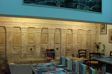 zabytki Rethimnonu - księgarnia połączona z biblioteką #ZabytkiRethimnonu #MiastaKrety #forteca