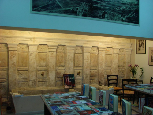 zabytki Rethimnonu - księgarnia połączona z biblioteką #ZabytkiRethimnonu #MiastaKrety #forteca