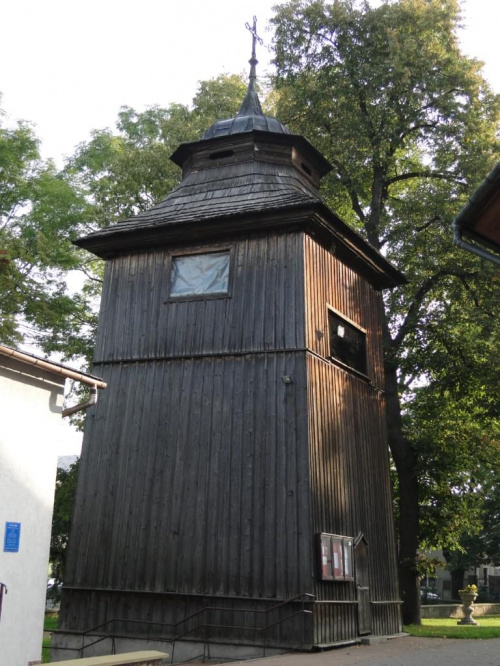 Dzwonnica kościoła w Skale