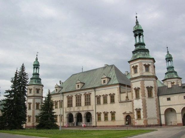 Kielce (świętokrzyskie)-pałac biskupów