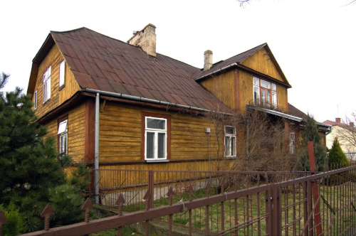 Drewniany dom lekarza z lat 30-ych #DomDrewniany