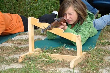 Po krótkim przeszkoleniu klasa wojskowa przystąpiła do strzelania.... Najlepszy wynik....- poszukajcie- sami się zdziwicie ;-) #Sobieszyn #Brzozowa #KlasaWojskowa #Strzelanie
